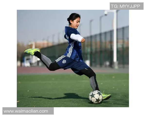 松园足球：青春激情与团队精神的完美结合，助力梦想成真